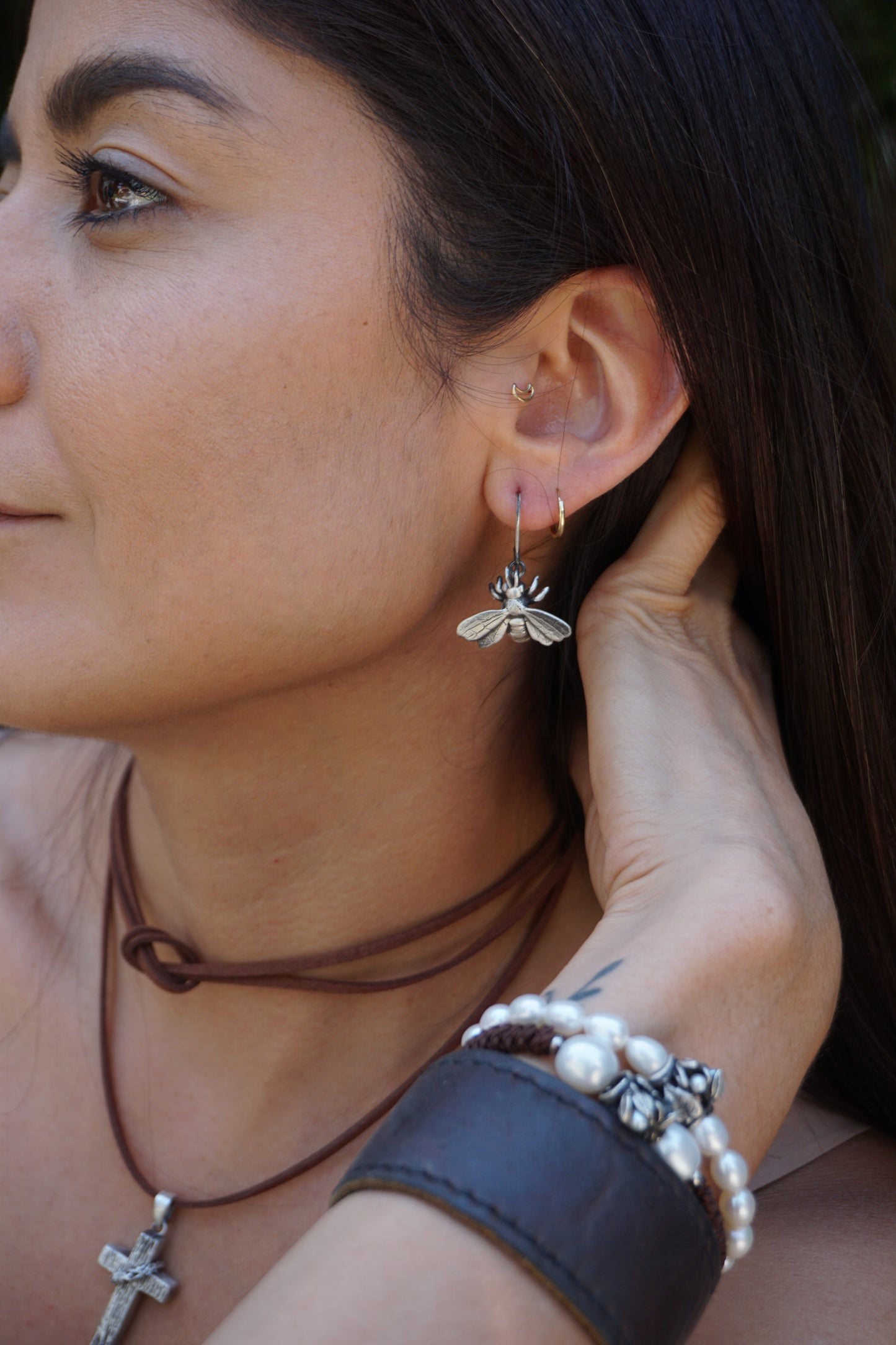 Arete Abeja con Arillo