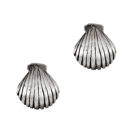 Par de aretes en plata 925 con forma de conchitas marinas. Joyería artesanal mexicana, elaborada a mano. Aretes de estilo atemporal.